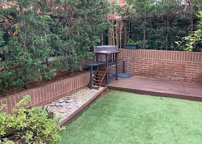 Apto Con Patio Parking Gratuito Anselmo Solar Appartement Gijón