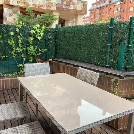 Apto Con Patio Parking Gratuito Anselmo Solar 아파트 *